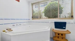 Home, but closer to the beach - Image 4