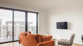 Flexhome East Side 1BR NO2 with BalconyPoolGym - Image 2