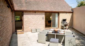 The Barn in Longhope - Luxury Barn Conversion - Image 5