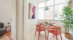 Light-Filled & Renovated Apartment, By TimeCooler - Image 5