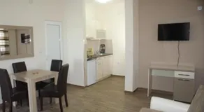 Helena Apartments - Image 3