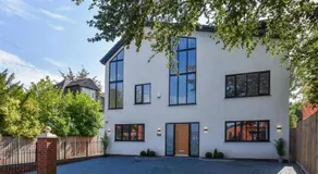 Glams luxury home - Image 4