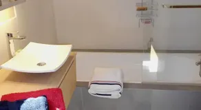 Appartement charmant à Seillans avec piscine - Image 2