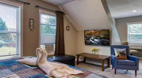 Baby Bear by HoneyBearCabins 2/2 Sleeps 6 - Image 2