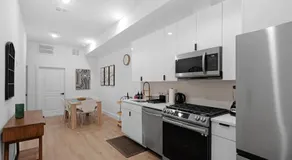 Spacious Duplex only 15 Minutes to NYC with Firepit Perfect for Groups - Image 3