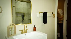 Chateau Connellsville Eclectic Homage Suite - Image 5