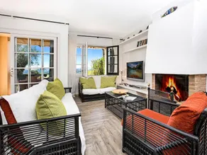 Villa with panoramic views of the sea - Image 2