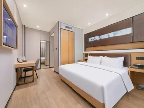 Lavande Hotel Wuhan Huanghelou Branch - Image 2