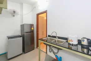 Studio Apartment in Peaceful Residential Area - Image 5