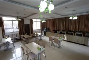 Super 8 Hotel Yangzhou Jiangdu Xiancheng Bei Road - Image 4