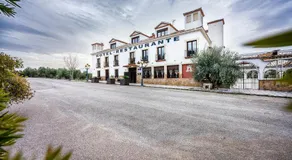 Beneste Cazorla Hotel - Image 5