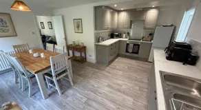 Burn Bungalow, Longtown ideal for stop overs when travelling, 5 minutes from the M6 - Image 3
