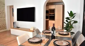 Hyper Centre - Élégant Appartement au Pied des Restaurants et Boutiques - Image 4