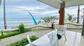 Queen of the South Beach Resort - Image 5
