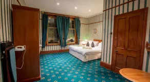 Harefield Manor Hotel - Image 2
