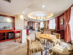 Longteng International Hotel - Image 4