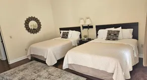 Sunset Cottage Motel - Image 4