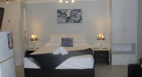 Charm City Motel - Image 2