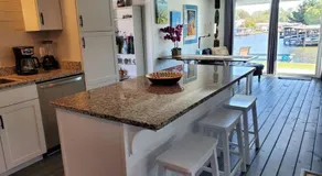 PETS STAY FREE Canal Front 3 bed/2 bath single family ample parking  - Image 4