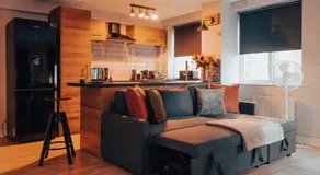 Central Manchester Gem with Stylish 2BR Retreat and Free Carpark - Image 2