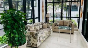 Amplo apt. no Guarujá, à 50m da Praia, com 2 vaga - Image 2