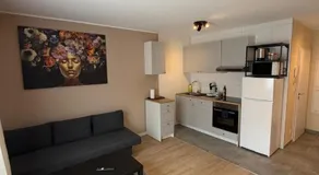 S22 Living - Image 2