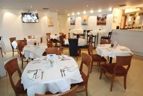 Livingston Lodge Hotel - Image 3