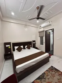 Goroomgo Hotel Prince Ayodhya Near Ram Mandir and Saryu Ghat - Image 4