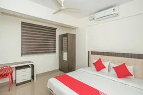 OYO 13745 CMN Stay - Image 2