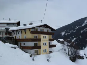 Cozy apartment with a beautiful view - Image 4