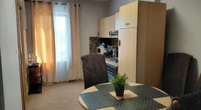 Sunny Days Cozy and Comfortable Apartment - Image 3