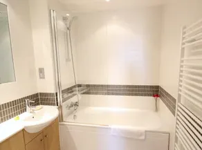Cotels at Vizion Serviced Apartments, Superfast Broadband, Central Location, Free Parking, Fully Equipped Kitchen - Image 4