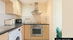 Luxe Penthouse-CityCentre-Parking-Balcony - Image 4