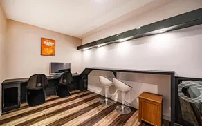 OU Hotel - Image 4