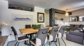 House Zoya - Image 5