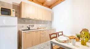Sea front historic house in the heart of old town, inside torrione aragonese - Image 3