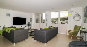 7 Beachdown - Image 5