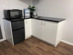 Wannanup Retreat - Spacious Home - Sleeps Up to 8 - Pet Friendly - Image 3