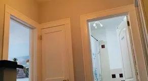 Best Bedroom Next to JHU - Image 5