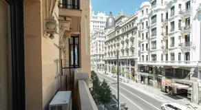 SUITES YOU Gran Vía - Image 3