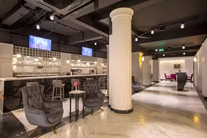 White Monarch Hotel - Image 2