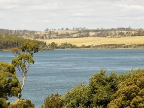 Tamar River Retreat - Image 3