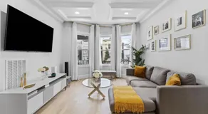 Chic 3BR-4BD-3Bath Oasis with Backyard Near NYC - Image 2