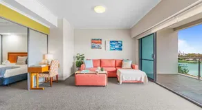 5 Star Mandurah Beach Exclusive Apt - Image 2