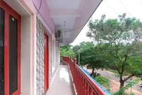 AURO GUEST HOUSE - Image 5