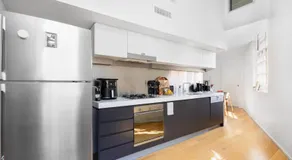 Stylish Heritage 2BR Loft near City and River with Pool and Free Parking - Image 5