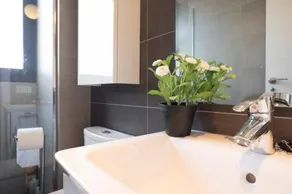 Estudio loft con piscina y sauna en Pinar de Chamartin - Image 2