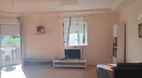 peny apartaman comodo e spazioso per le famiglie - Image 2