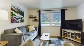 Ocean & Mountain View Home, near Downtown Juneau - Image 2