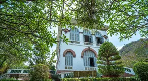 Royal Hotel - Image 3